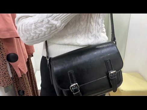 ❤️ Ommaviy onanizm yosh kaltak FeralBerry bir dildo bilan fitting xonasida ❌  seks  uz.porngipfy.ru